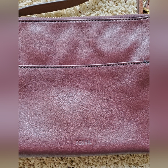 Fossil Leather Purse - Picture 3 of 11